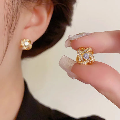 Pendientes de circonita de lujo ligeros con forma de cruz, sencillos, fomas geométricas. Regalos para bodas o fiestas para mujeres.