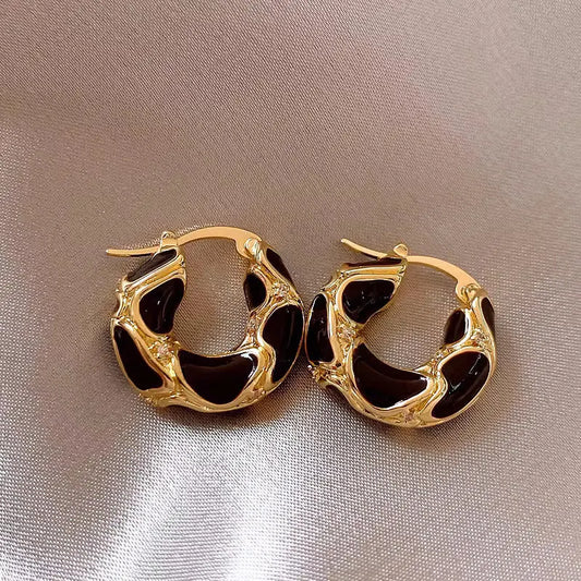 Brincos de argola luxuosos de aço inoxidável esmaltado para mulheres, brincos de argola leves e grossos com strass.