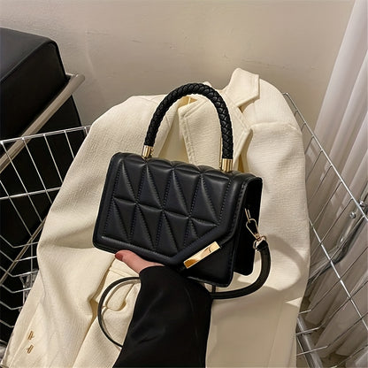Bolsa de ombro moderna em couro sintético com alça ajustável, fecho magnético e detalhes dourados.
